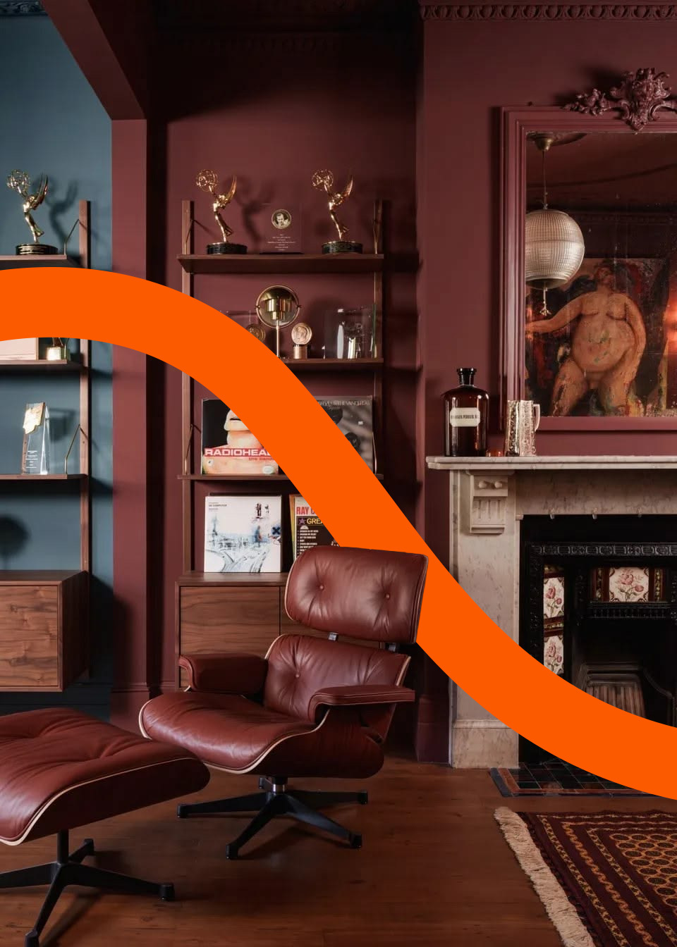 Oranje lijn over een sfeervol woonkamer-interieur